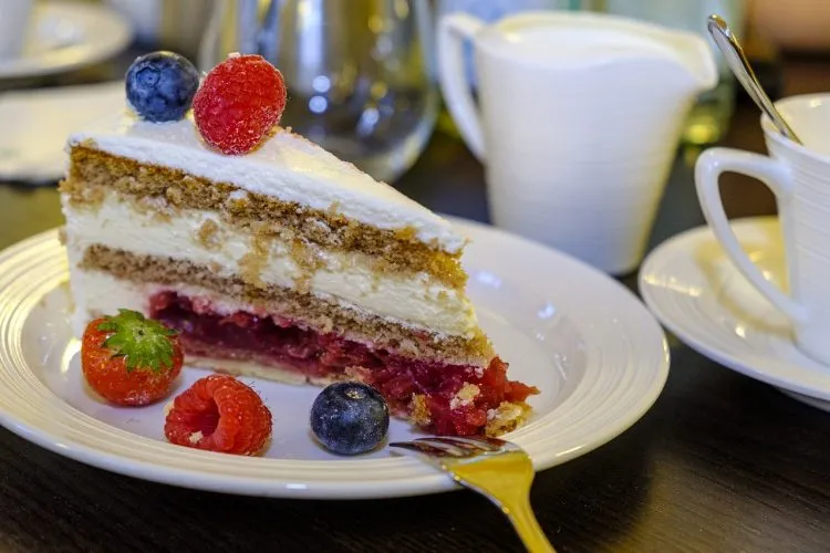Accéder aux métiers de la pâtisserie: tout sur les formations