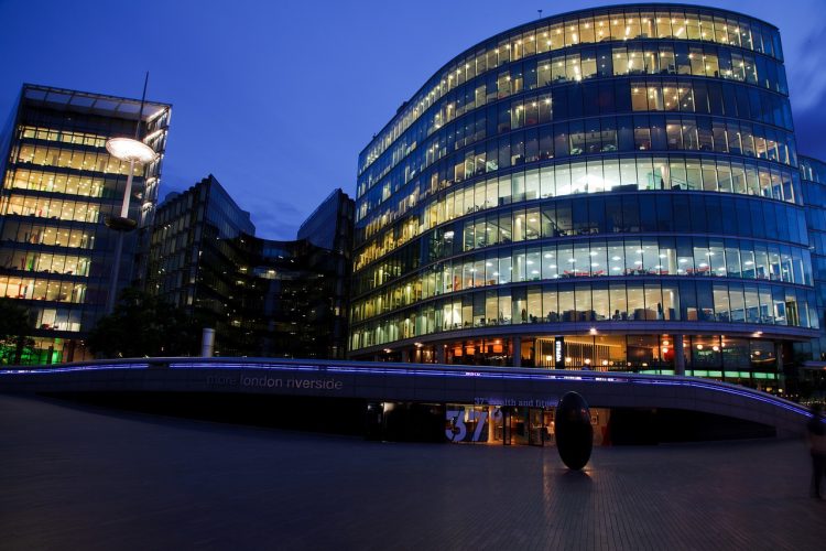 Travail de nuit bien payé : on vous donne des idées de métiers