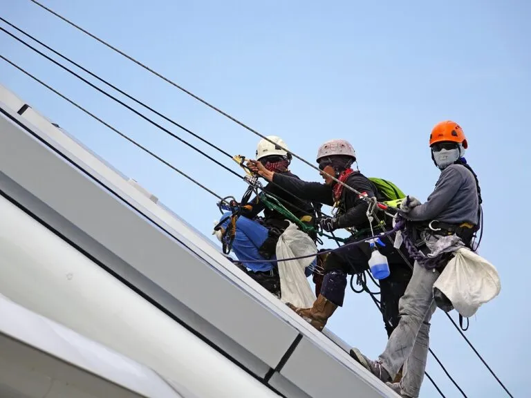 Formation : port du harnais sur site non équipé à Marseille