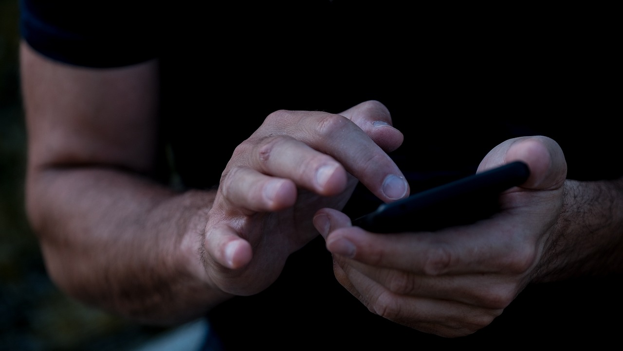 Naviguer dans le monde des mots : le guide du correcteur d’orthographe