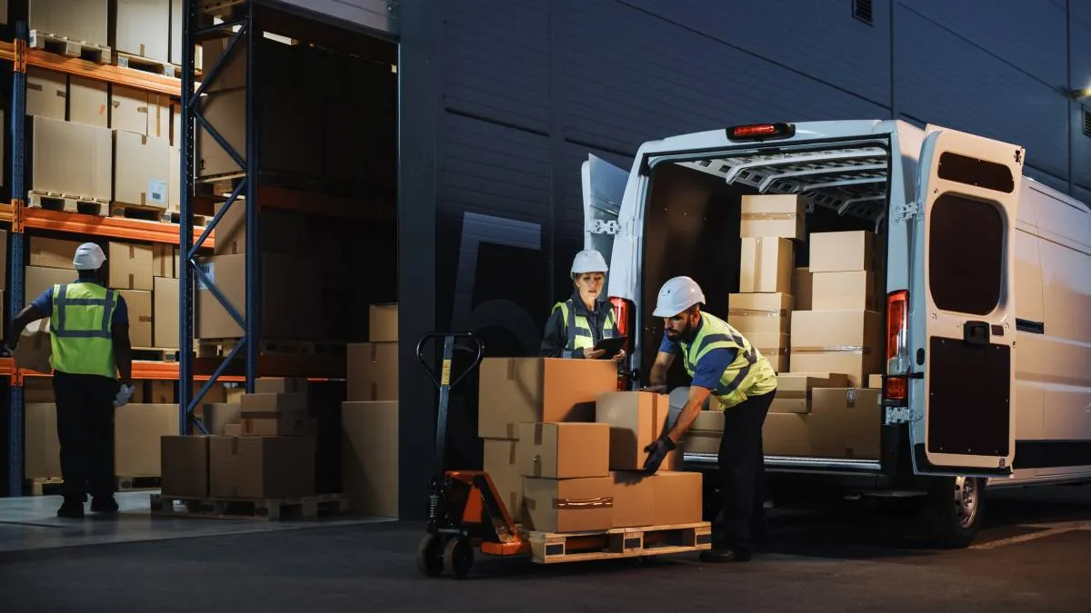 Transport léger de marchandises : guide pratique pour obtenir l’attestation