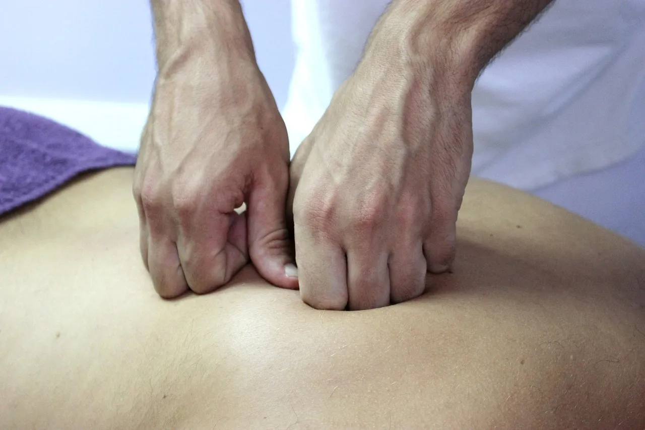 L’étonnant parcours des études ostéopathiques pour transformer sa carrière