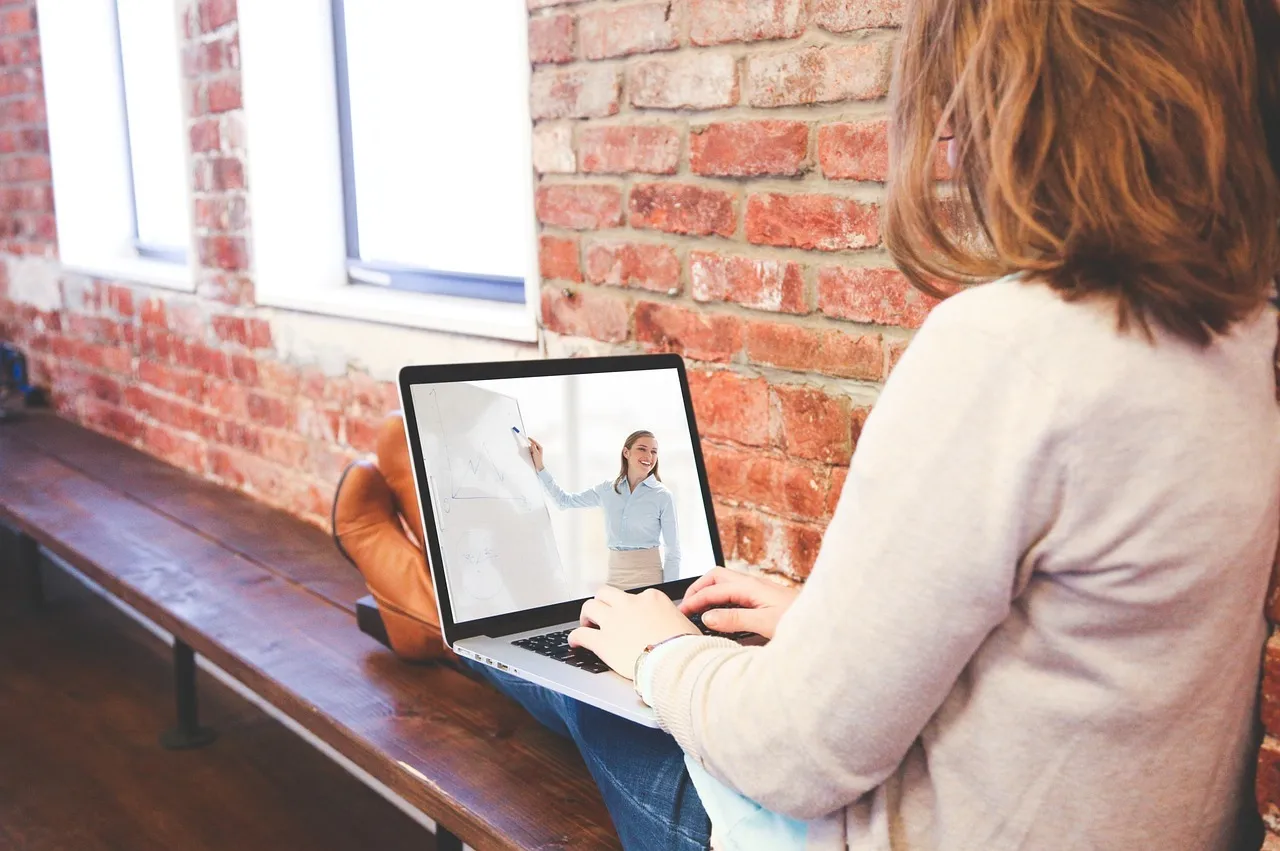 Classe numérique : comment s’adapter et réussir dans l’ère de l’apprentissage digital ?