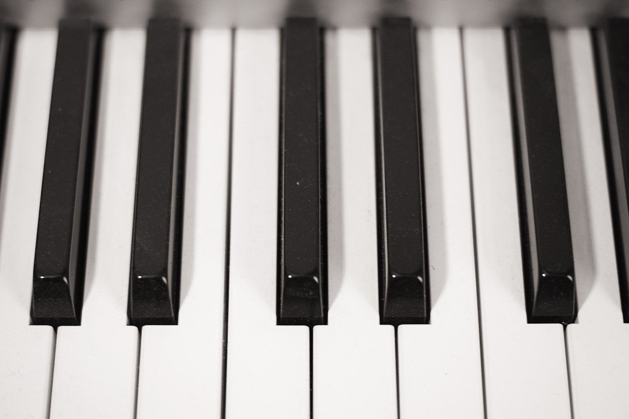 Révolutionner l’enseignement du piano à l’ère numérique : les méthodes pédagogiques innovantes