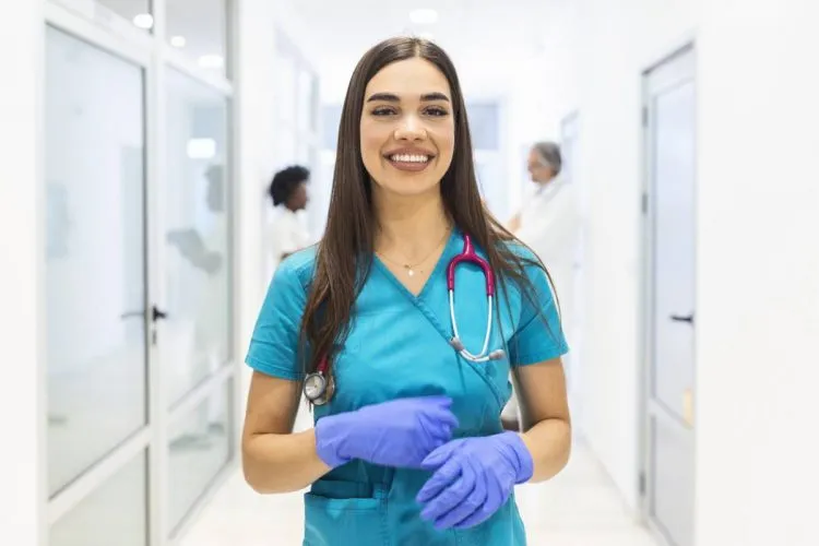 Infirmière : pensez à la reconversion professionnelle