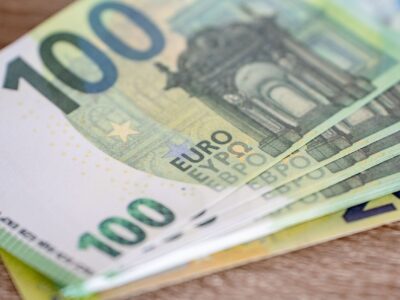 Salaire moyen en France en 2025 : zoom sur les inégalités de genre, d’âge et de territoire