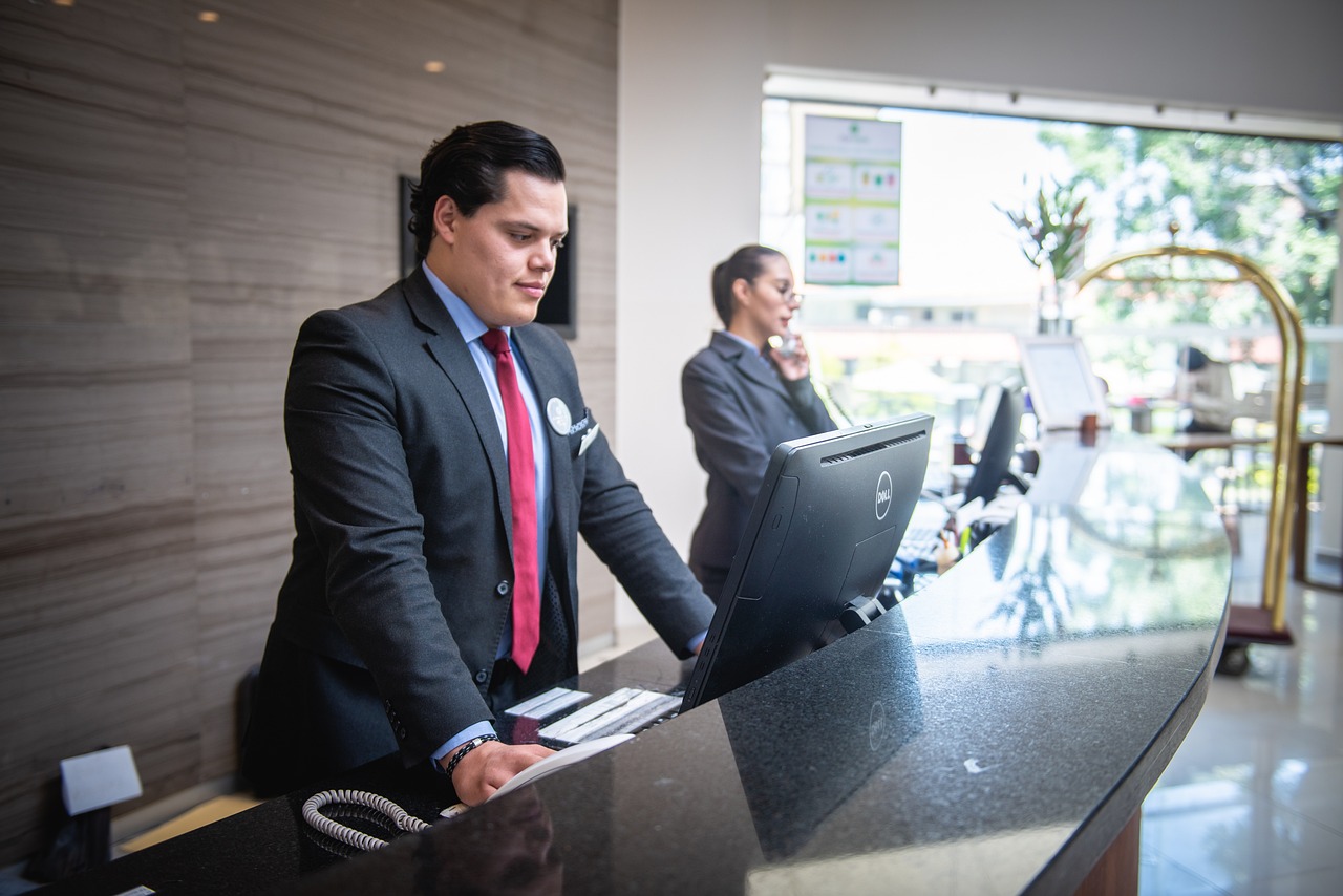 Les_avantages_de_travailler_dans_le_tourisme_à_l’étranger