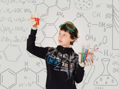 Le_rôle_unique_du_tableau_périodique_dans_votre_formation_en_sciences